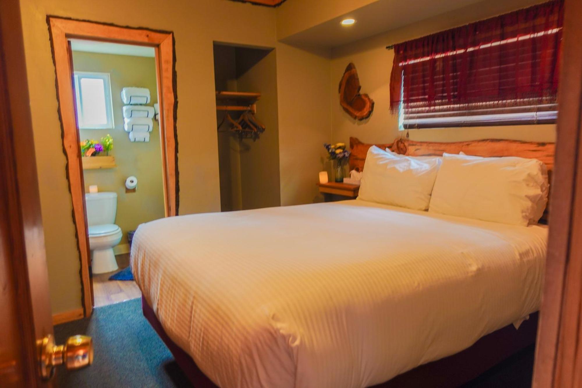 Sleepy Hollow Cabins & Hotel Crestline ภายนอก รูปภาพ