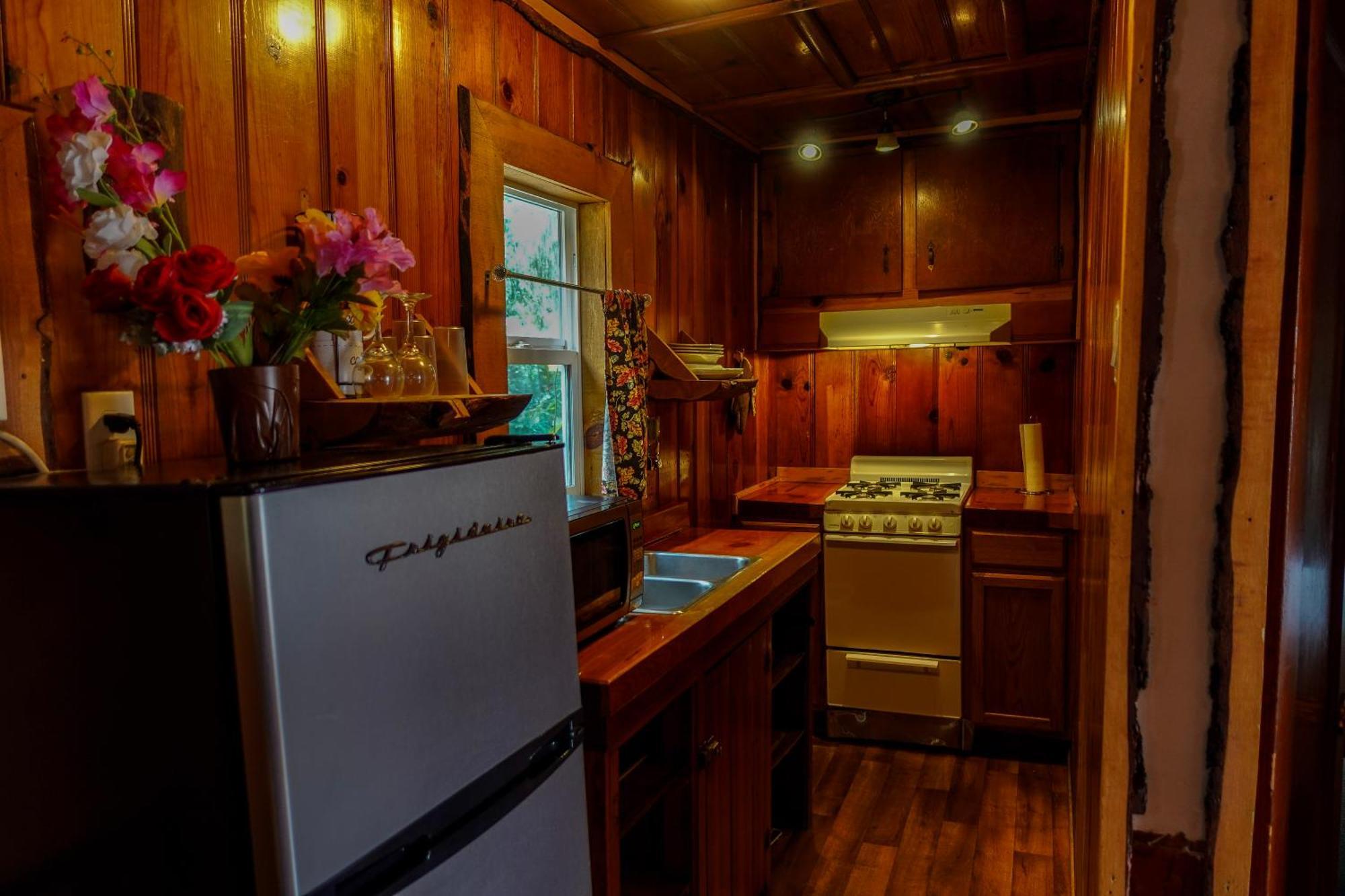 Sleepy Hollow Cabins & Hotel Crestline ภายนอก รูปภาพ