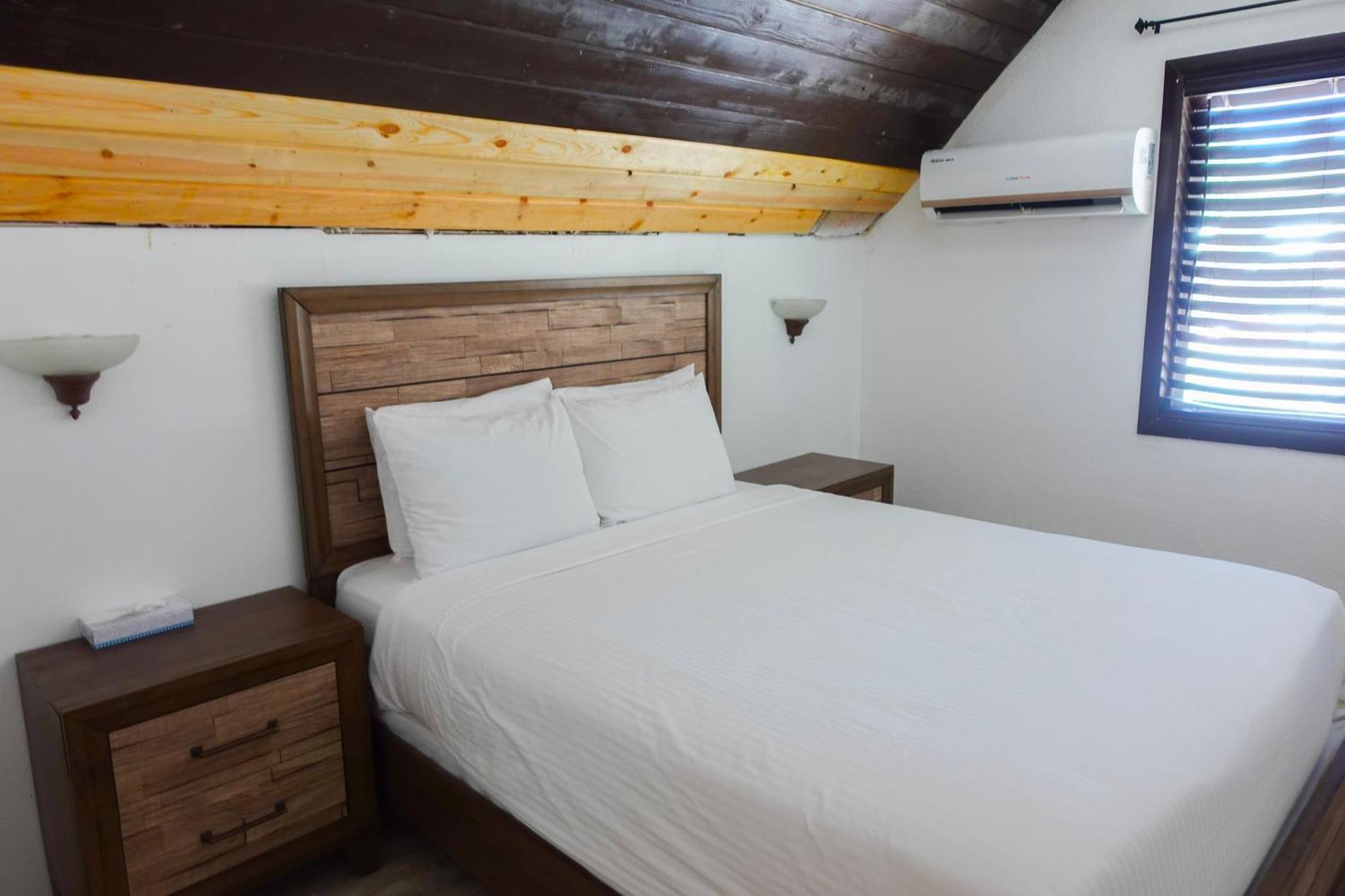 Sleepy Hollow Cabins & Hotel Crestline ภายนอก รูปภาพ