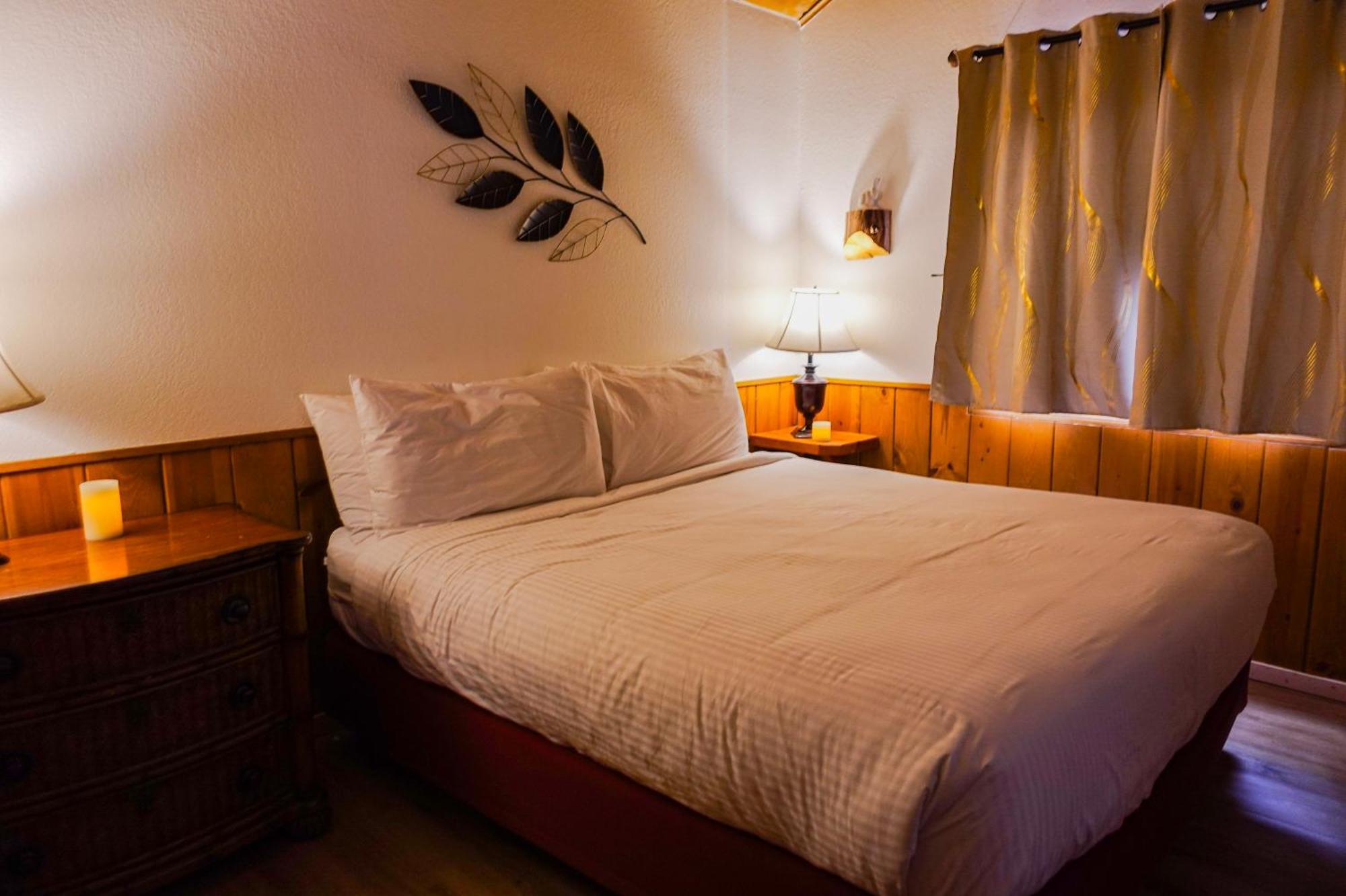 Sleepy Hollow Cabins & Hotel Crestline ภายนอก รูปภาพ