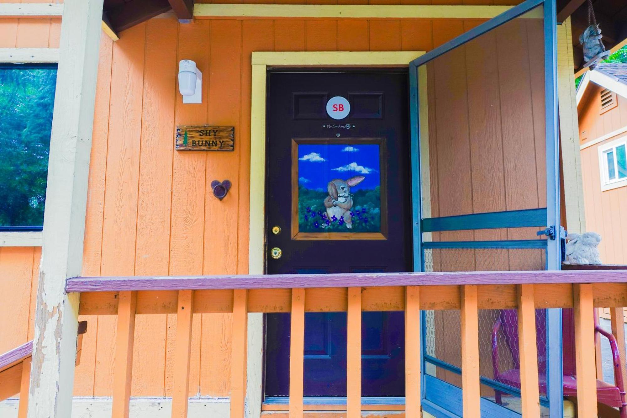 Sleepy Hollow Cabins & Hotel Crestline ภายนอก รูปภาพ