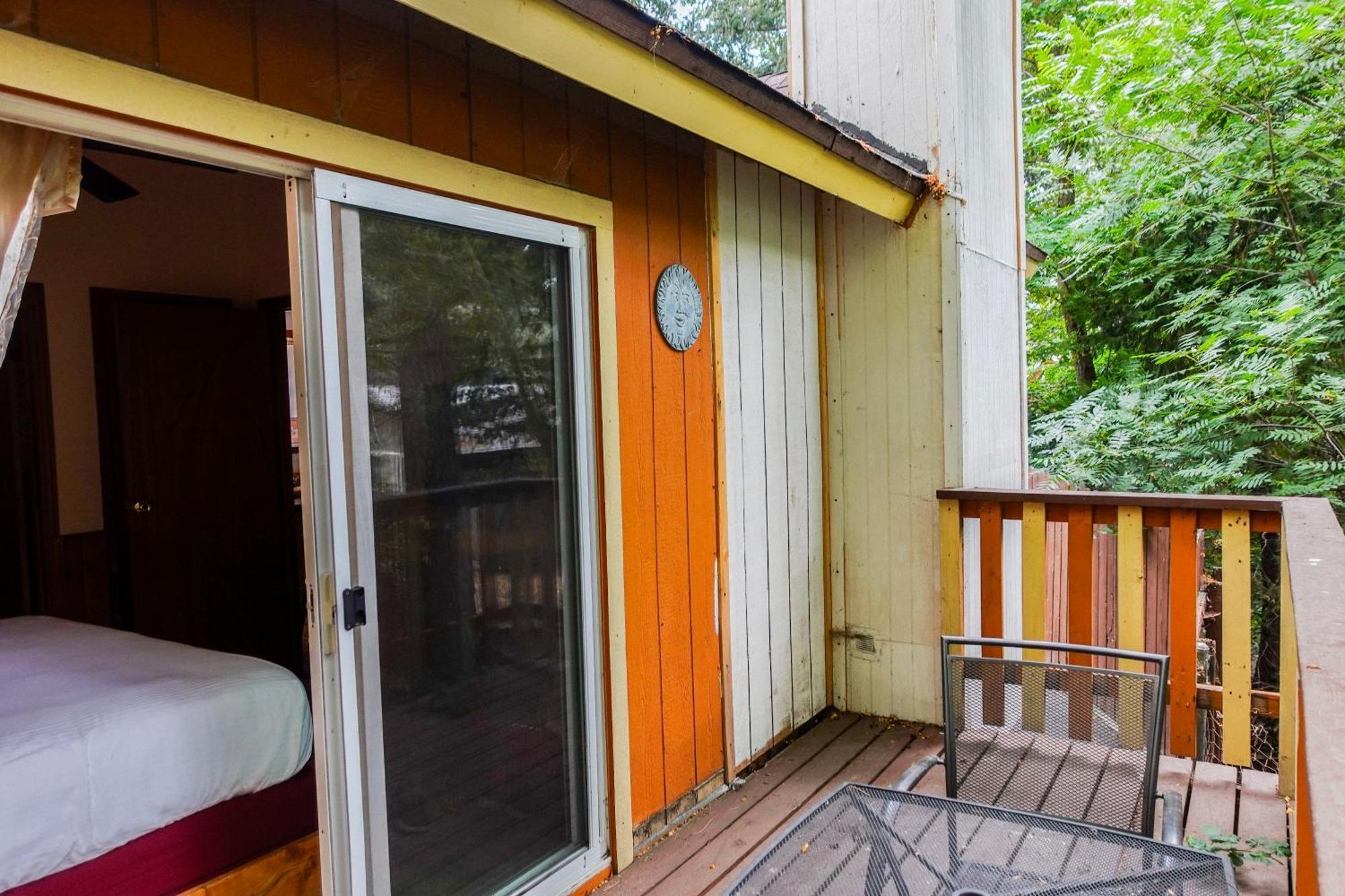 Sleepy Hollow Cabins & Hotel Crestline ภายนอก รูปภาพ