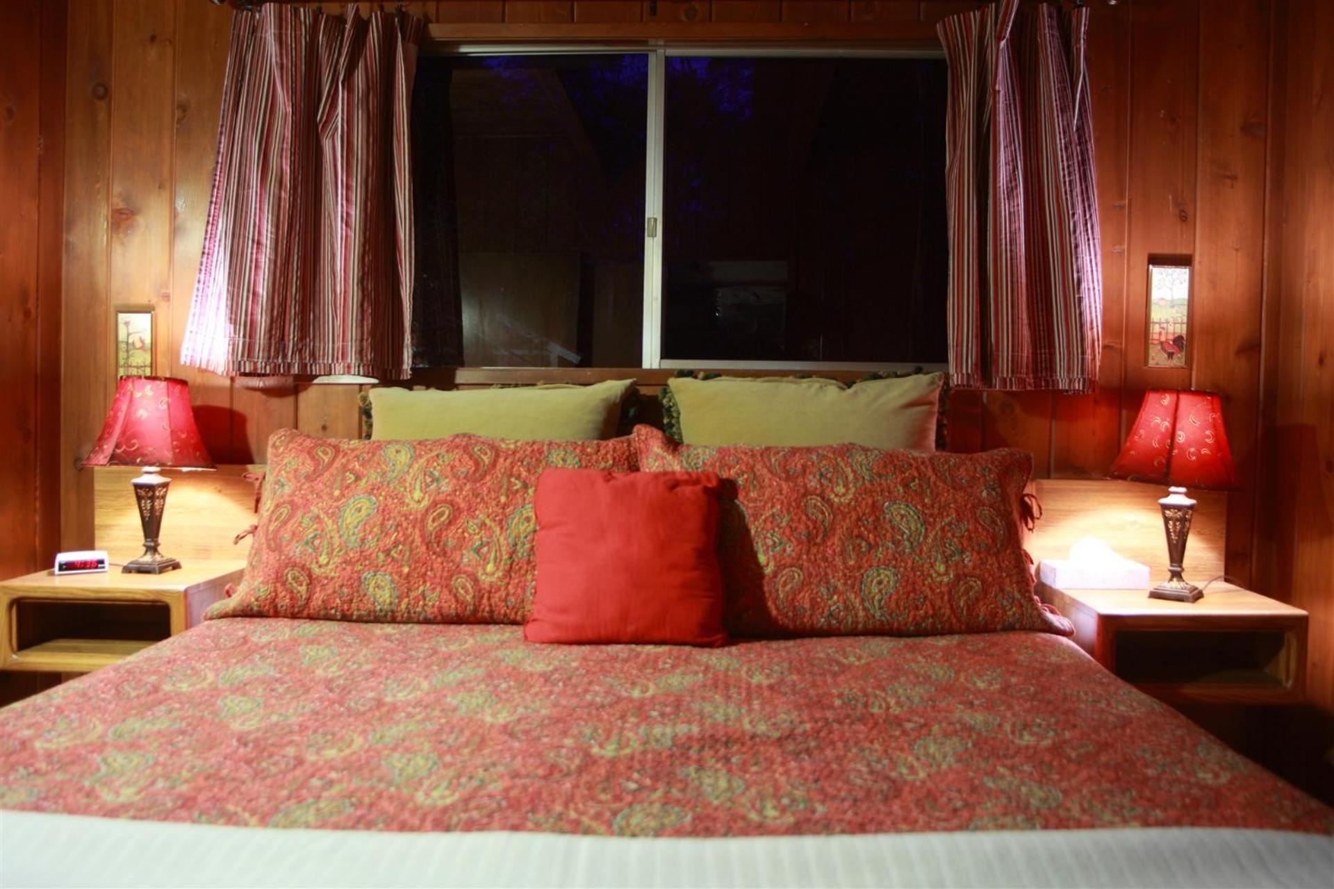 Sleepy Hollow Cabins & Hotel Crestline ภายนอก รูปภาพ