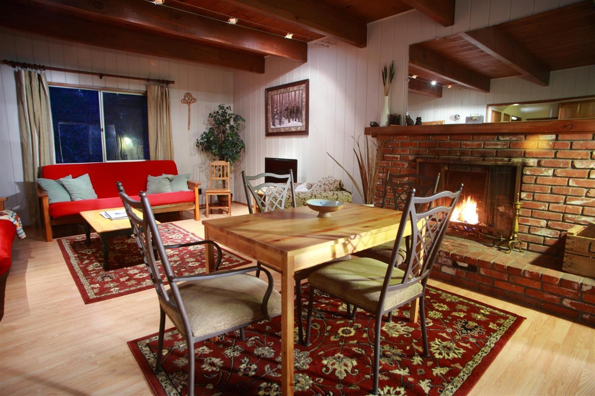Sleepy Hollow Cabins & Hotel Crestline ภายนอก รูปภาพ
