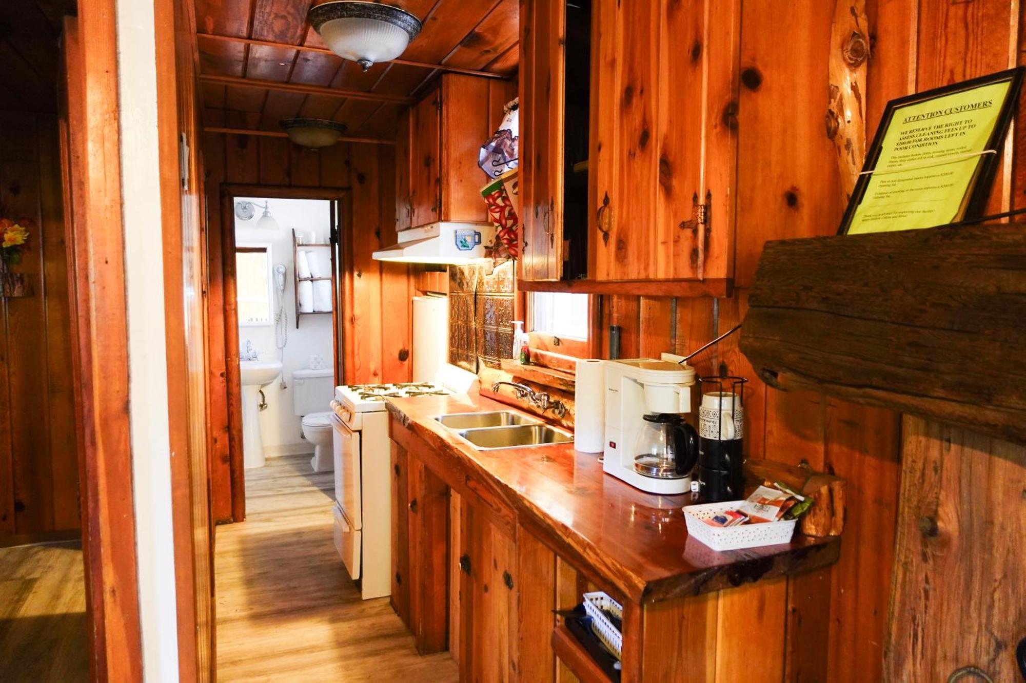 Sleepy Hollow Cabins & Hotel Crestline ภายนอก รูปภาพ