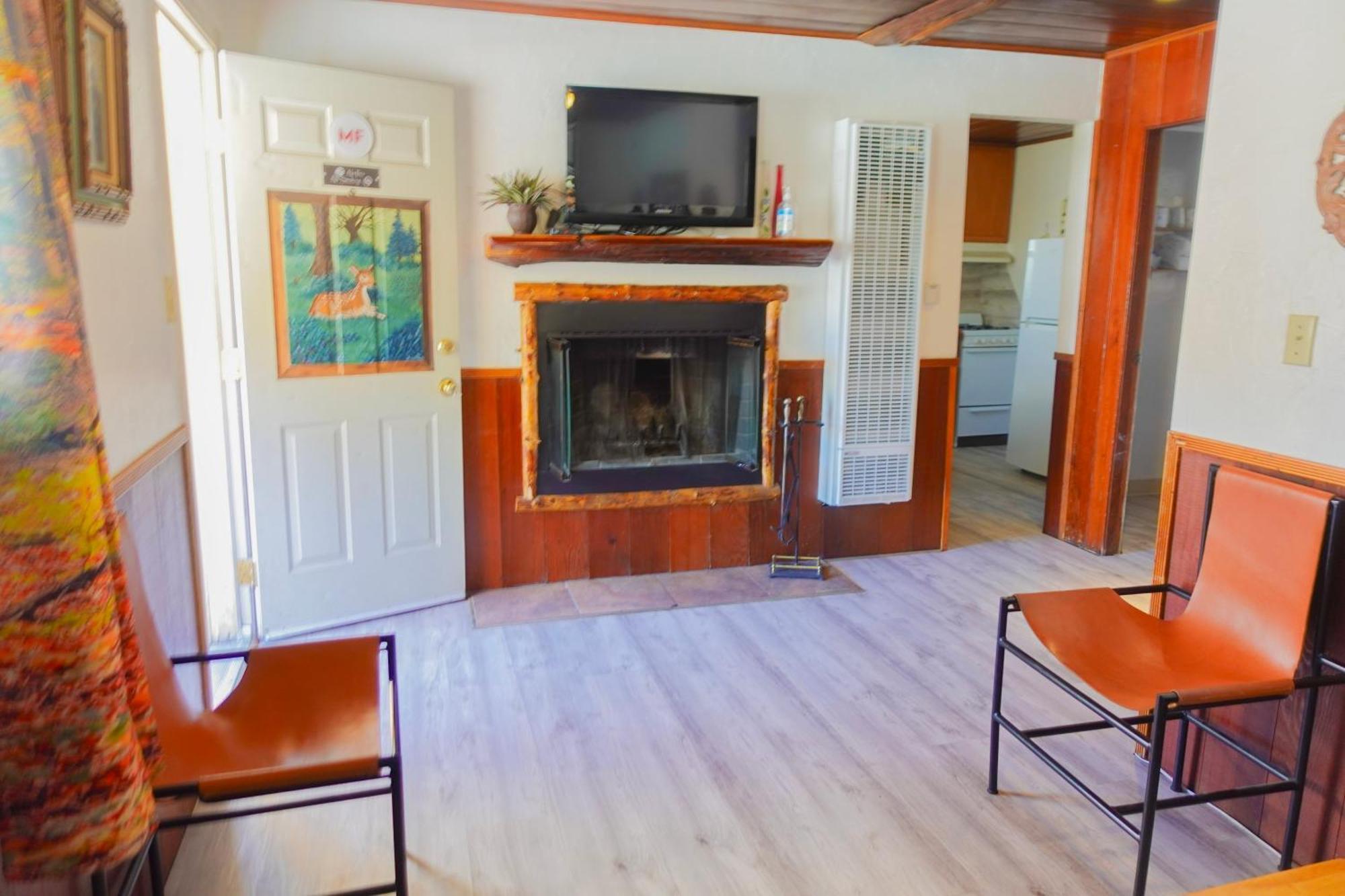 Sleepy Hollow Cabins & Hotel Crestline ภายนอก รูปภาพ