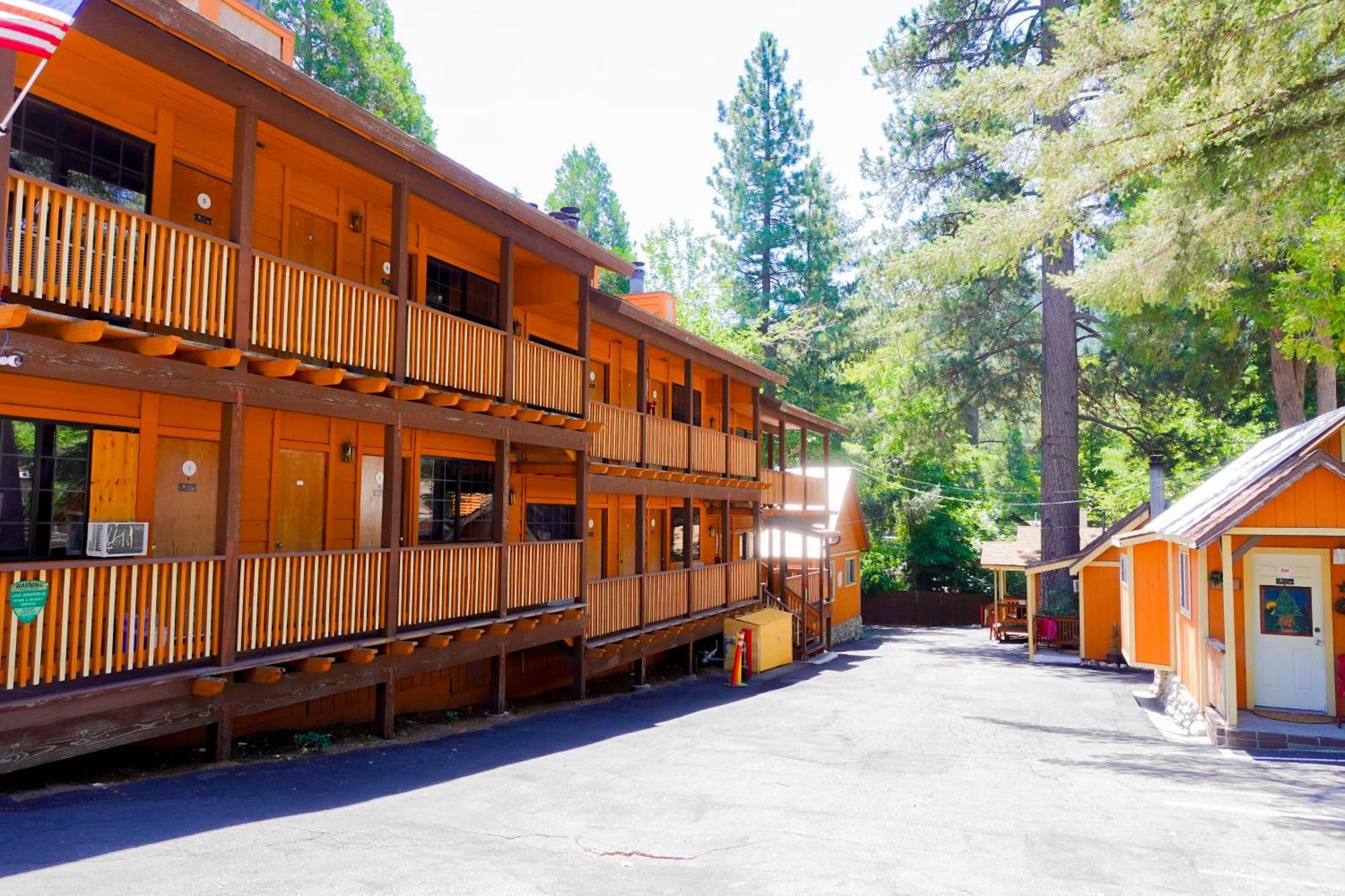 Sleepy Hollow Cabins & Hotel Crestline ภายนอก รูปภาพ