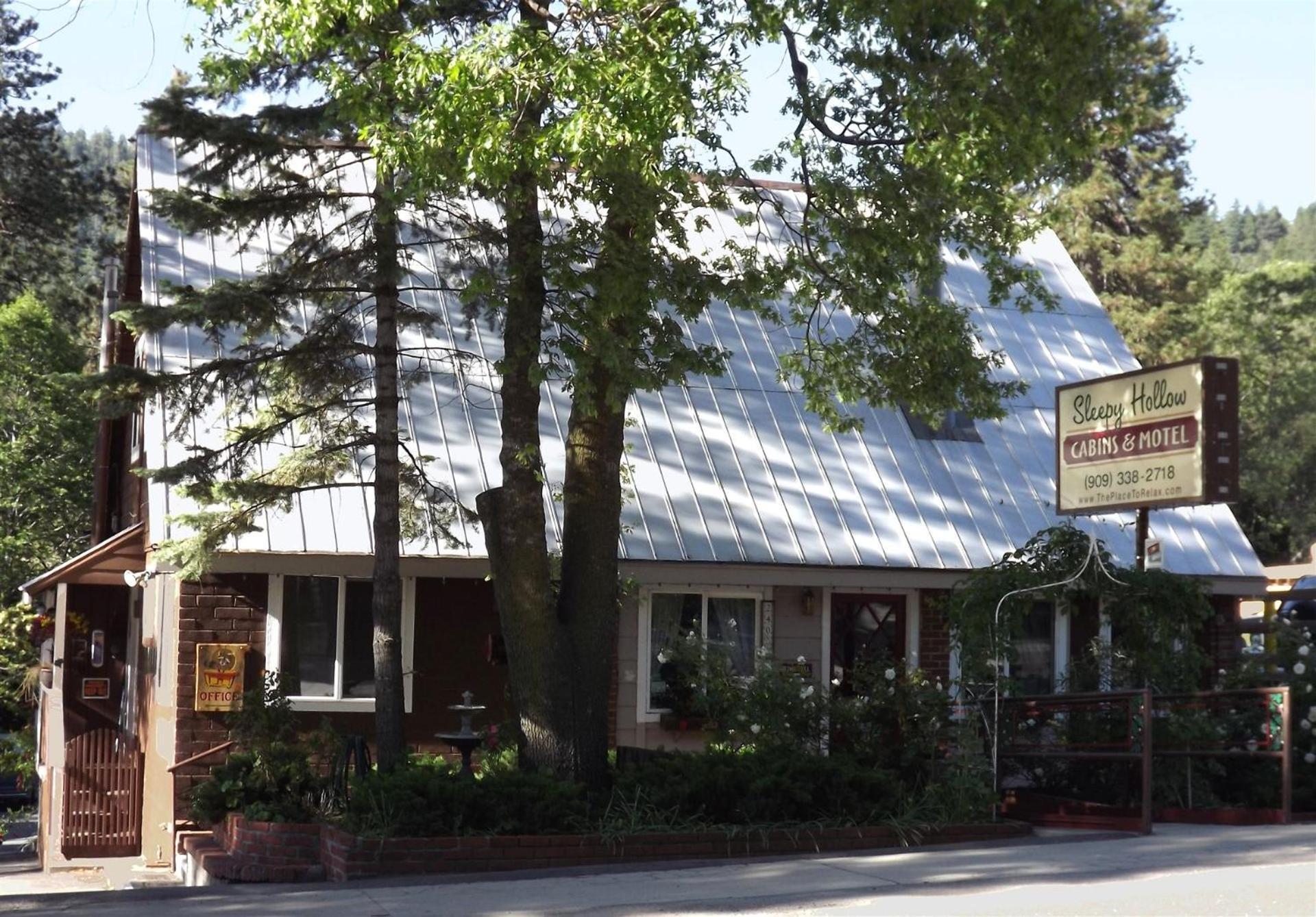 Sleepy Hollow Cabins & Hotel Crestline ภายนอก รูปภาพ